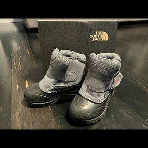 The North Face Toddler 9T Snow Boots